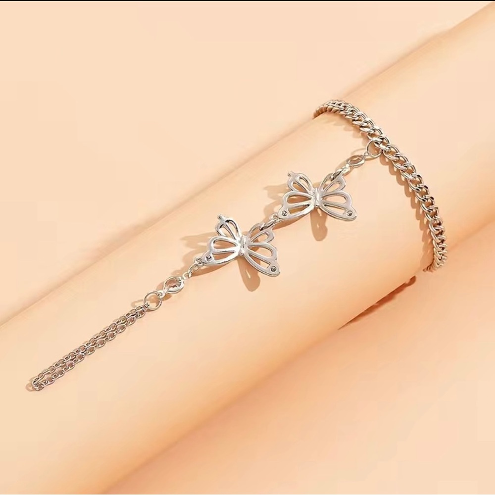 Hand Chain Bracelet - Picture 4 of 4